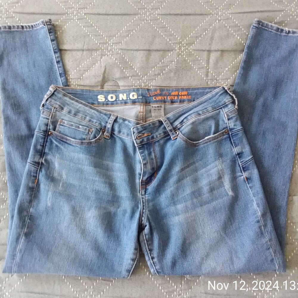 S.O.N.G. CURVY DIVA ANKLE ROLL CUFF JEANS - Picture 2 of 6